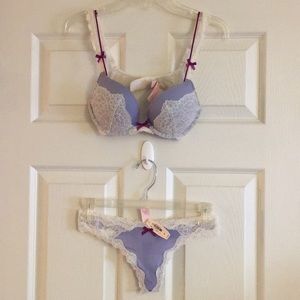 Victoria’s Secret bra undie set